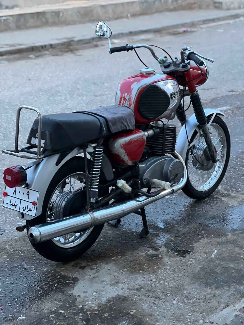 السلام عليكم من رخصت الادمن دراجه مديل 1981 بلاديه راس وچعب حته البراغي قطره لحيم مابي سايس واحد كله بلاديه الدراجه رقم وسنويه بدون راعي مكاني نجف سعره خاص مفتوح الخاص ***********
