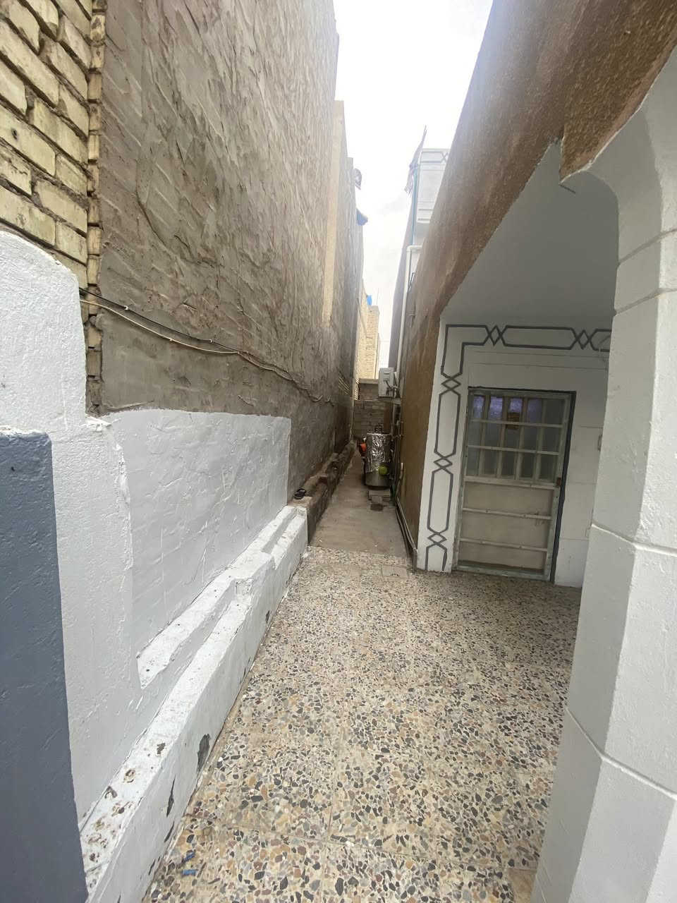 من رخصة الادمن ....

بيت في الانتصار ( الراشدية الجديدة ) مساحة البيت 300 متر شارع 25 موقع مناسب يحتوي على اربع غرف نوم و استقبال وصحيات اثنين و حولي اثنين في الطابق الاول والثاني ومطبخ  يحتوي البيت على ترك داير مداير البيت ويحتوي ايضاً على شبكة اسياسيل مع ملحقاتها ( مولدة خزان كاز)
براتب سنوي  ، المولدة تكون كاتم الصوت وتشغيل تلقائي يعني لا تشغلها ولا تطفيها هي وحدها تشتغل وتطفة 
كهرباء اربعة وعشرين ساعة موجودة عندك 
للاستفسار الاتصال ع الرقم او مراسلة ع الخاص : ***********
