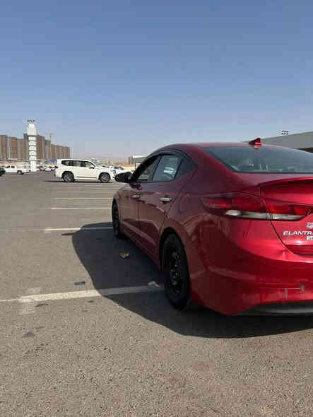 انترا 2017 سياره جاهزه كير مكينه تبريد صدر سياره  وارد أميريكي حدثه ربع باب وربع جاملغ امامي سعر 126وبيه مجال بسيط تحويل شوكت متريد ***********
