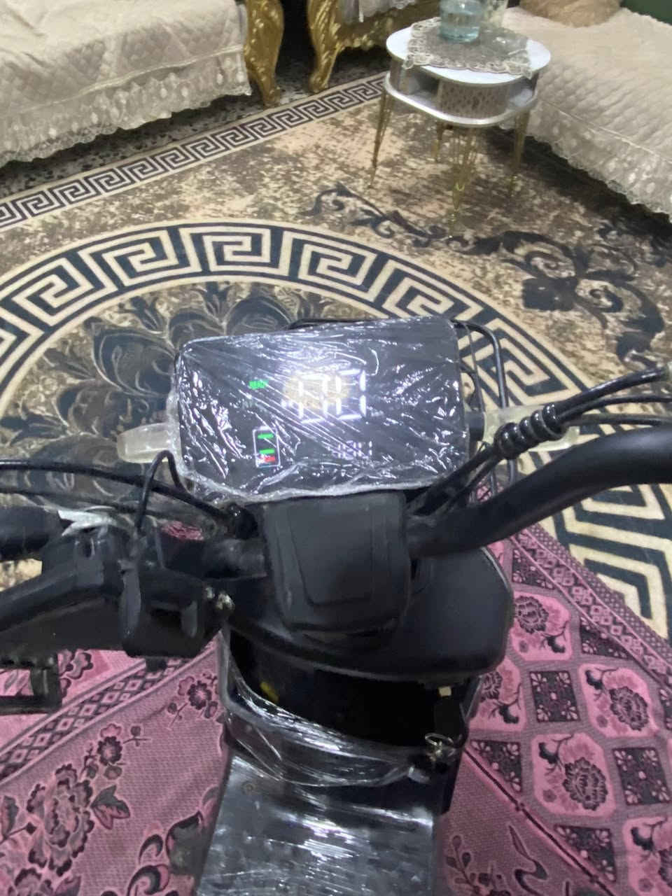 سلام عليكم دراجه شحن صاله شهرين من اشتريته دراجه نضيفه بطاريته ممتازه عنوان بياع   موصلات رقم *********** سعر 225
