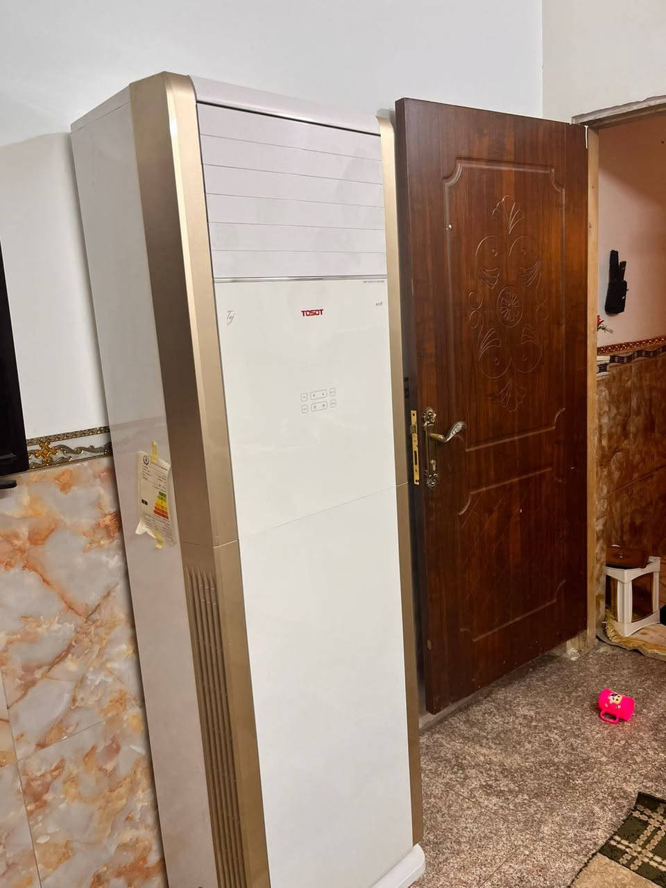 السلام وعليكم اخوان للبيع سبلت نوع توسوت اربعة طن ثري فيز نضافه  احلى من الصور بهواي كفاله من فتحت البرغي تبريده ثلج ❄️☃️🧊+ تدفئه 🔥🐦‍🔥❤️‍🔥 كامل ملحقاته بواري جدد وايرات ريمونت السبلت غازه مالت الشركه مقفول بي غازه R410 حديث  كامل معى الشد والظمان النقل جميع مناطق بغداد
كامل مكمل راديتراته ازرك بعدهم السبلت جديد 
سعره مليون و300 وبي مجال العنوان بغداد ة حي اور 
*********** متوفر واتساب
***********
