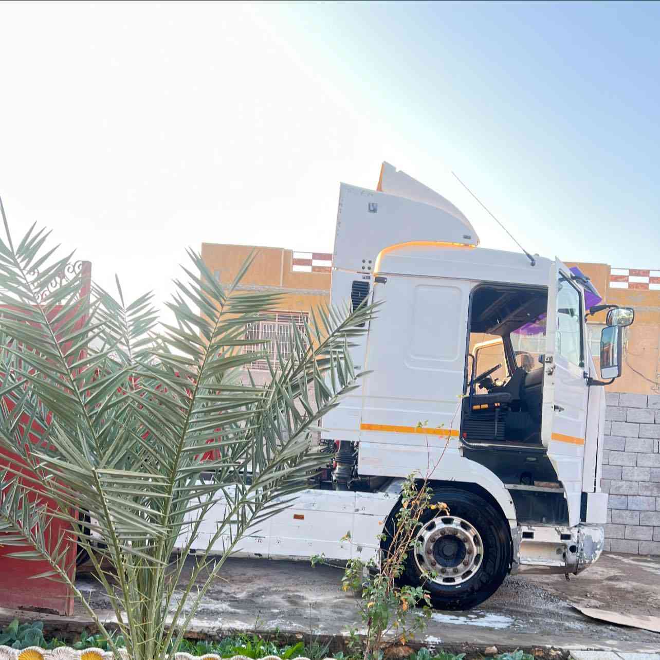 سكانيه ١٤٣ تجفيت جديد راس تخم تاير جاهزه للشغل مابيها نقص برغي سعر ٢٣٥ عنوان الرمادي *********** مكلف بل نشرر
