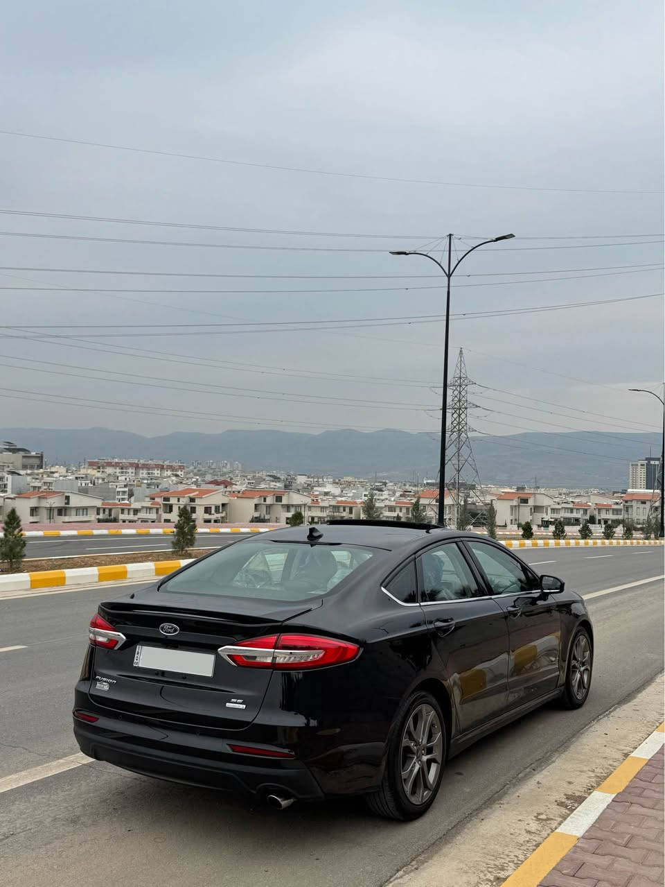 Ford Fusion 2019 (SE+) | 1.5T

فۆرد فیوشن ٢٠١٩ – SE+ فوول مواسەفات

سەیارەکە نموونەیە لە جوانی و پاکی، ماشاءالله
هەیکەلی وەک خۆی ماوەتەوە و بێ نووقسانی

📌 بۆیاخ:
• دەرگای پشتی سەکن
• چەملغی سایەق بێ ناوگرتن
• بێ ئێرباگ، پێش و پشتی کەپس

⚙️ مواسەفات:
• سڵایت
• بەسمە
• سێ شاشە + شاشەی گەورە
• کوشن جلد و شاموا
• ڕاداری کامل
• ڕاداری پێش و دواوە
• ئاوێنە شەفت، هیتەر و کارەبای
• تەحدید سورعە
• ناو کرێمی
• ئۆتۆ ستۆپ
• لایتی پێش LED + عەدەسە + زینۆن
• لایتی دواوە LED کامل
• لایت ئۆتۆ
• فوڵچەی جام ئۆتۆ
• برێک بەسمە و کارەبای
• کۆدی دەرگا
• سێ گێڕ: (عادی، لە سووکان، ئۆتۆماتیک)
• مواسەفاتی زۆری تر…

🛠️ دۆخی سەیارە:
• کامل سێرڤس کراوە
• هیچ نووقسانێکی نییە
• چوار تایەی تازەی لە ژێرە

📄 تۆمار و شوێن:
• ڕەقەم: هەولێر
• ڕەقەم و سەنەوی تازە
• تەحویل و غرامە بە شەرت
• ناونیشان: سلێمانی

📞 ژمارەی پەیوەندی:
0773 836 3591
0750 152 7025
——————————————————

Ford Fusion 2019 (SE+) | 1.5T

فورد فيوجن 2019 – SE+ فول مواصفات

السيارة نموذج في الجمال والنظافة، ما شاء الله
هيكلها كما هو محافظ عليه وبدون نواقص.

الصبغ:
• باب خلفي سكن
• رفرف السائق بدون ناوغرتن
• أمامي وخلفي كبس، بدون إيرباغ

مواصفات SE+:
• سلايد
• بصمة (Push Start)
• ثلاث شاشات + شاشة كبيرة
• مقاعد جلد وشمواه
• رادار كامل
• رادار أمامي وخلفي
• مرايا شفط، هيتَر وكهرباء
• تحديد سرعة (Cruise Control)
• داخلية كريمي
• أوتو ستوب
• ليتات أمامية LED + عدسة + زينون
• ليتات خلفية LED كامل
• لايت أوتو
• تحكم جام أوتو
• بريك بصمة وكهرباء
• كود الأبواب
• ثلاث قيادات: (عادي – على السوكان – أوتوماتيك)
• مواصفات أخرى كثيرة…

• مكملة سيرفس بالكامل
• بدون أي نواقص
• أربع تايرات جديدة تحتها

• الرقم: أربيل
• الرقم والسَنَوي جديد
• التحويل والغرامة بشرط

📍 الموقع: السليمانية

📞 أرقام التواصل:
0773 836 3591
0750 152 7025 السليمانية, العراق
