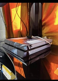 موجود بلي4 مهكر نظام 11 ذاكرة 1تيرا   وياه يدتين وملحقات كاملة وبي الع...