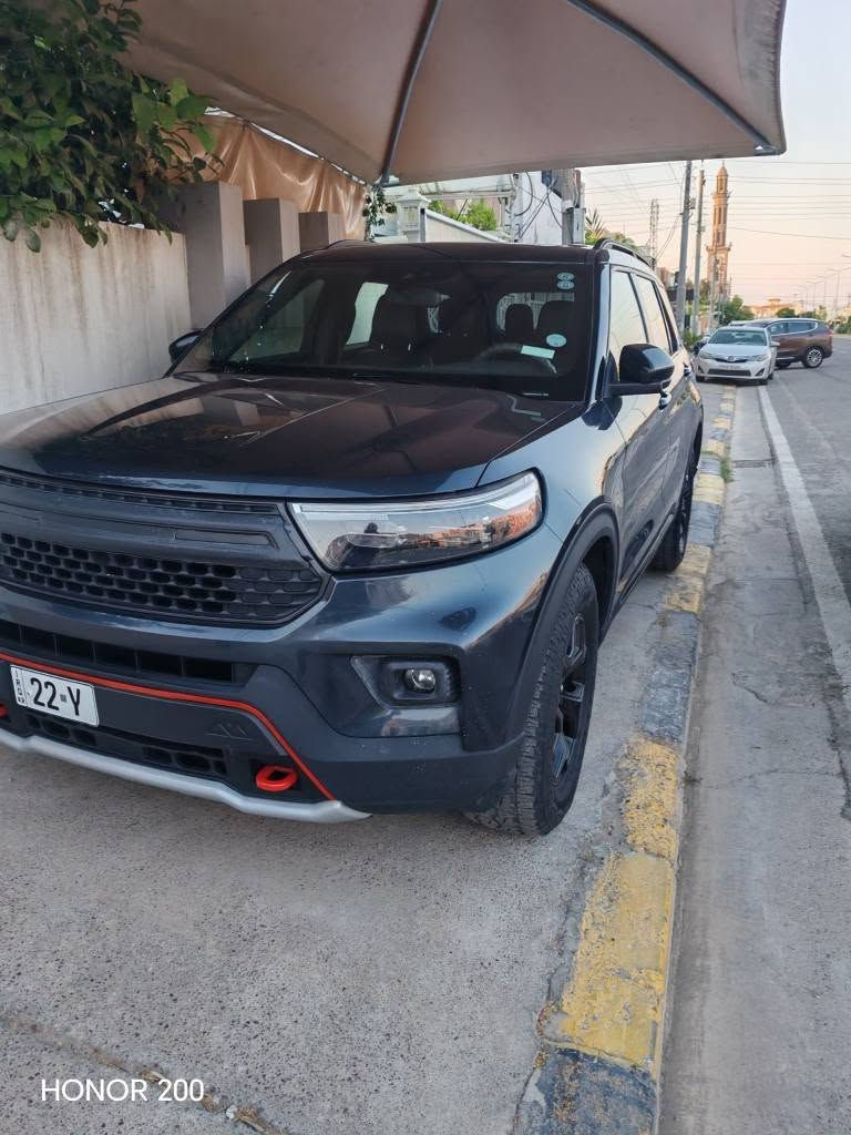 فول واحد على واحد
خمس كامرات محيطية
 رادارات ٣٦٠ درجة
بانوراما
شفتات بالستيرن
كشنات جلد لونين وكهرباء وتدفئه بالكشنات و VIP
دبل اكسل
صندوق شفط كهرباء
كلش هواية مواصفات بيها مواصفات التمبر لاين معروفه 
السيارة كلش حلوه ماشية ٤٤ الف حادثها جاملغ صبغ وربع الباب وشبر تعديل بارد وكلها بشرط الفحص
السعر 260 وبيها مجال بسيط
للاستفسار اكثر الاتصال *********** أربيل, العراق
