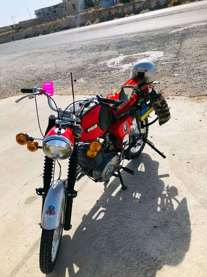 دراجه امزت موديل 81كصه 3 شرط جاهزه معايزها شي معمر ع شاصي بيها وكاله عامه وراعيه الاصلي ماندله عندي وكاله عامه السعر 1300وبيها مجال .مكاني نينوى الموصل ***********
