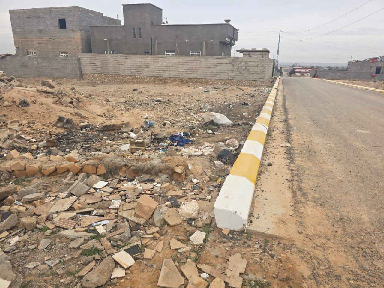 مكلف
السلام عليكم للبيع قطعه أرض 1000 متر على شارعين رئيسيات
الموقع قرب مدرسه القرطاس حي غزه السعر جداً  18مليون 
للتواصل ***********
