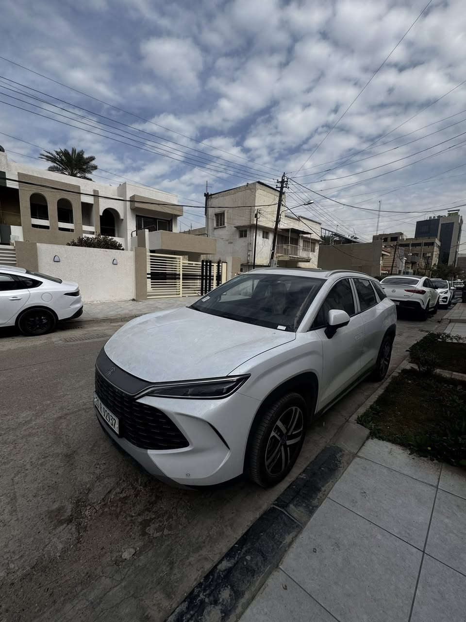 السلام عليكم للبيع BYD
سونك L  زيرووو ✨
بنوراما ✨
كشن السايق كهرباء ✨
جنطه كهرباء ✨
مري شفط ✨
شعار BYD (LED) ✨
داشكام ✨
5كامرات ✨
حساسات امامي +خلفي +جوانب ✨
تشغيل عن بعد ✨
تبريد قطعتين ✨
شاحن سريع +بطيء✨
مرقم بغداد كامل ✨
موقع السياره بغداد الطالبيه ✨

‭✨٠٧٧٤ ٠٧٤ ٥٨٧٤‬
اي استفسار اتصل على الرقم ✨
