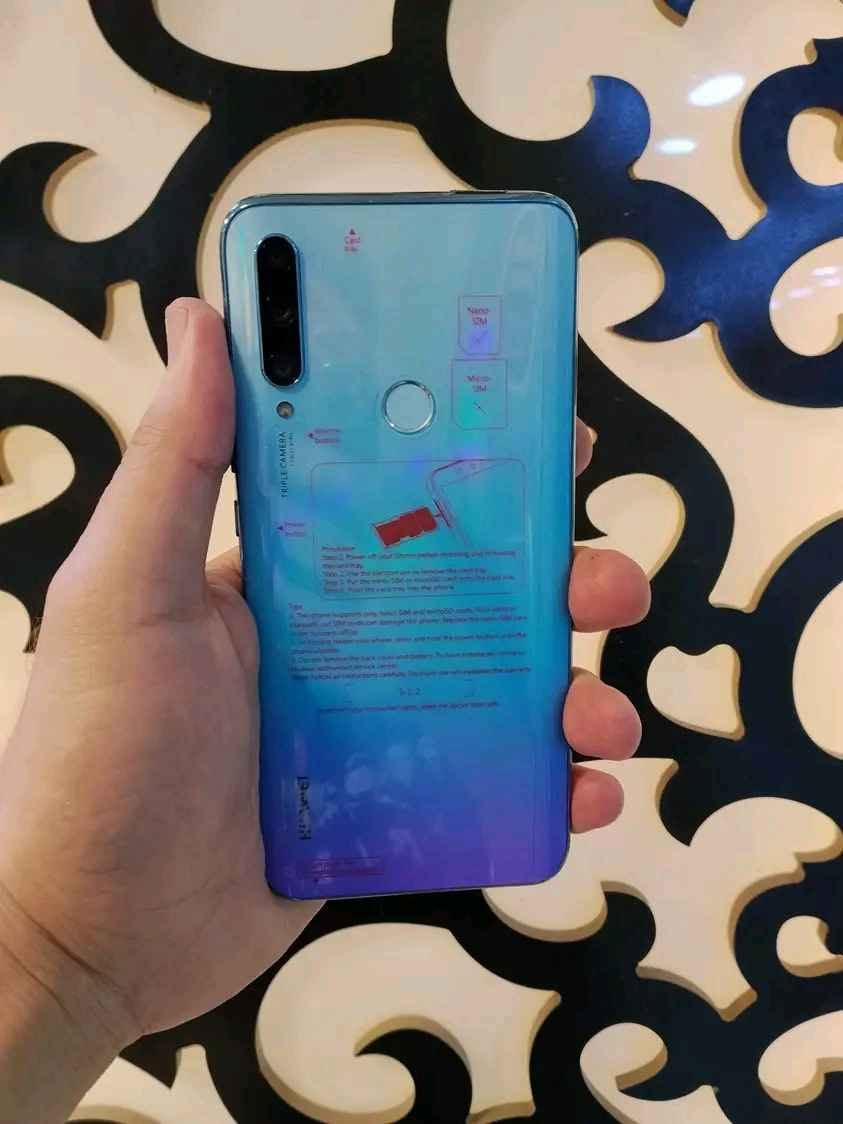 احله مافي هذا جهاز شغلتين 
اولا من شركه هواوي 
ثانيا 
كاميرا اماميه سلفي منبثقه
هواوي y9 prime
 ذاكره 128 مع رام 6 داخلي
بطاريه 4000 ملي امبير 
كاميرا امامبه سلفي 
معالج قوي للالعاب والاداء 
جهاز اصلي من هواوي يحمل كل تطبيقات والالعاب 
السعر 125 الف 
يوجد توصيل كل محافظات 
ضمان حقيقي للجهاز فحص قبل الاستلام 
العنوان 
بغداد زيونه الربيعي قرب مول دريم ستي 
***********
***********
اعتذر اذا اتاخرت بالرد المراسله عن طريق الواتساب او الاتصال بالارقام المذكوره ... وشكرا بغداد, العراق
