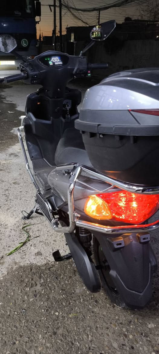 سلام عليكم حبايب دراجه شحن استخدامها شهر واحد 6بطاريات مسطره ليثيوم تمشيك 75كيلو بل شحنه الوحده سرعتها75 دراجة بعدهة جديده اي تفاصيل ع رقم هاذ ***********بي واتساب مكاني بغداد الشعب
