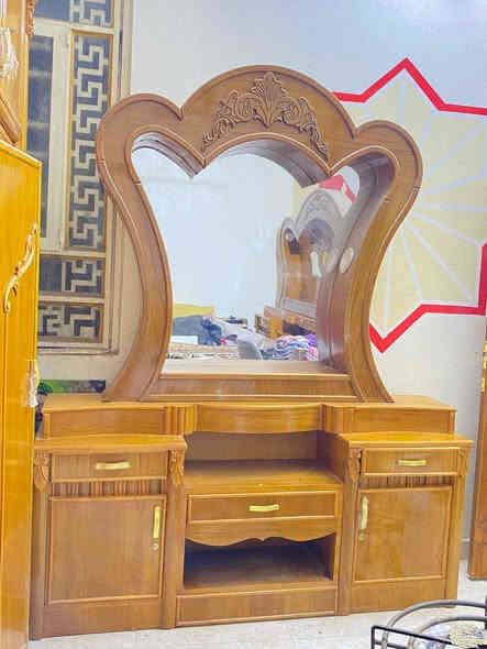 غرفه اخشاب للبيع جديده غير مستخدمه للتواصل على الرقم او واتساب *********** عمارة
