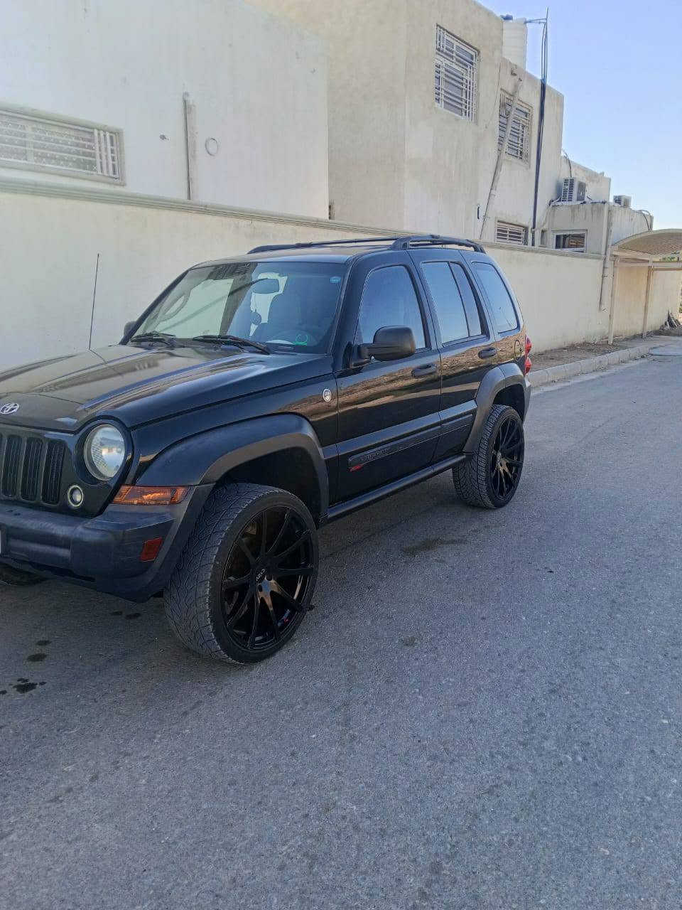 للبيع او مراوس سياره صغيره حسب القناعه
جيب لبرتي 
2007
لون اسود 
السياره جديده بيها جراد بسيط بلقماره ولبنيد ومغلف 
بدون صبغ 
مكفوله من كلشي حته الدعاميات
حته الوايد بدي كبس شركه 
كير ومحرك ابلاد وشركه 
فور ويل ابلاد وشغال 
السياره عليها ترفيعات امامي وخلفي 
حدياديه جديده 
تخم ويل جديد 
تخم تاير جديد 
مع ويل كب اضافي عدد4 مال جيگلاس مع زلاجات ثلجيه مع دمام صوت 
دواخل السياره شركه ع ابلاد 
رقم اربيل الجديد بسمي 
تحويل ثاني يوم 
مكان السياره كوت 
وعندي بيها سونار مال المندلاوي 
السعر 105 وبيها مجال قليل 
‏‪***********‬‏ واتساب
