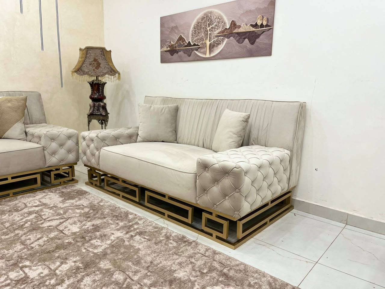 💥طقم كنب 7 مقاعد Modern🛋️ تصميم عصري بمقاعد XL مريحة جداً
⭐جودة الخشب سويد 4 سم للكنب+ 3 طاولات وسط (وحدة كبيرة و2 صغار).


**إذا كنت صاحب هذا الإعلان وتريد حذفه لأي سبب، رجاءا أرسل رسالة إلى الدعم الفني**