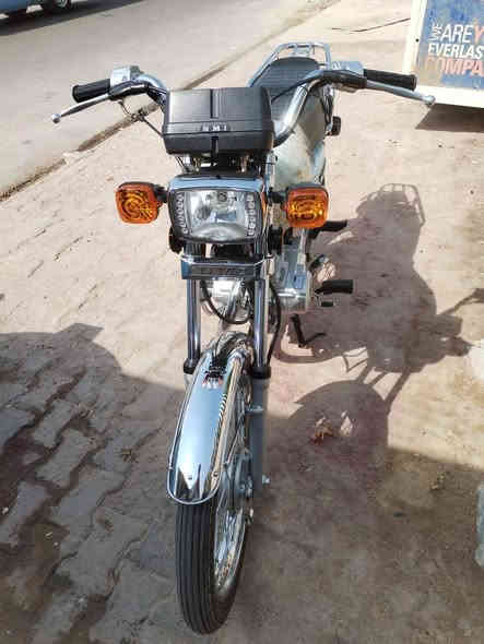 دراجه نامه رقم مديل ٢١ تعمير عام مكفوله سعر مليون و ٩٥٠ مكلف بنشر سماوه خاص ماكو بس ع رقم***********
