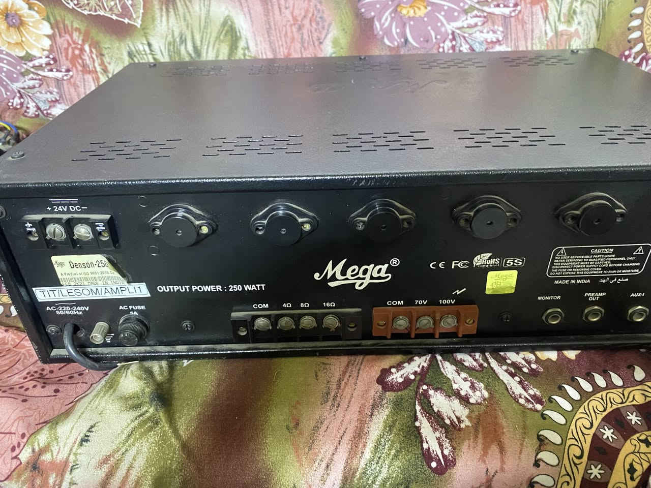 امبلي فاير الطول 60 سانتيم
اواكس وفلاش وبلوتوث 
السعر 150
وزنه يمكن بيه 30 كيلو
يشغله 8 سماعات
توصيل موجود
***********
