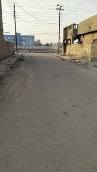 دار للبيع 100/م/واجه 5م والنزال 20م منطقة الحسينيه با/11/الف بالسكلات ...