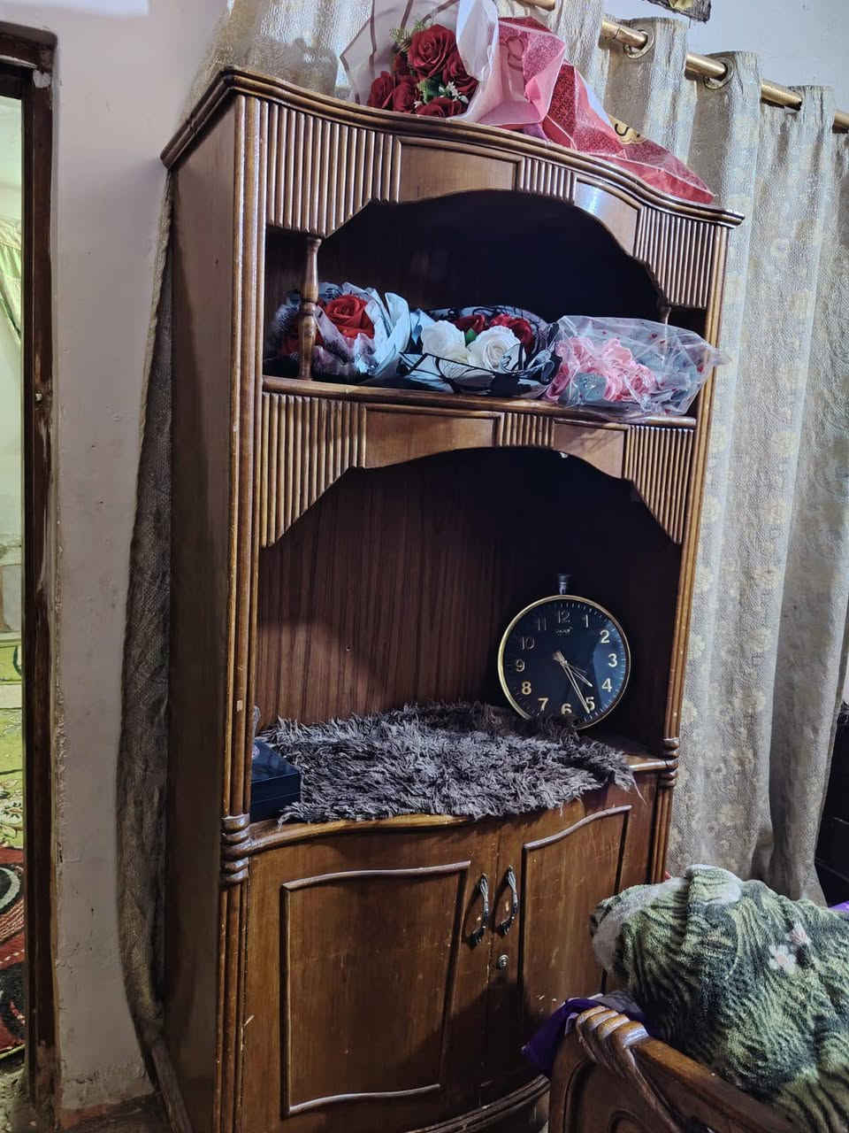 سلام عليكم عيني غرفه للبيع ستعمال قليل نضيفه وكامله السعر 350قفل ***********مكاني سبع البور نضيفه فول
