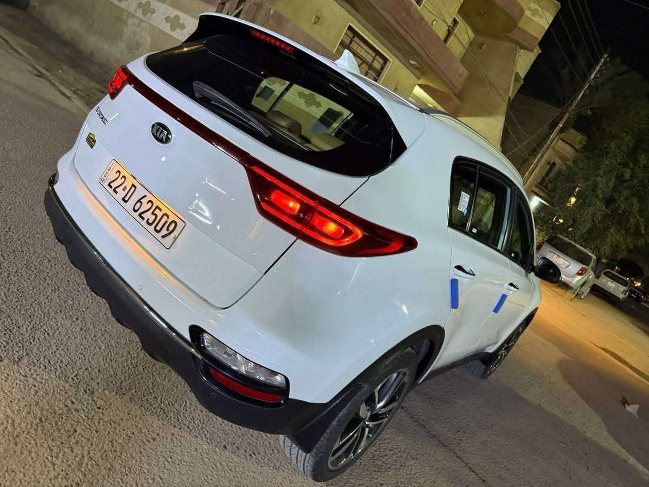 السلام عليكم
كيا سبورتج 2021 خليجي 

سويج 

كاميرا 

حساس امامي خلفي 

شاشة كبيرة كار بلي اصل 

داخل حمصي 

جلد 

اشاير مري و ترحيب 

ماشية 55 الف 

مكفوله 

رقم اربيل شرط تحويل مباشرة سنويه هزه جديد 

210 ورقه وبيها مجال 

اي استفسار 

***********  جعفر 

مكان بغداد البياع او يرموك
