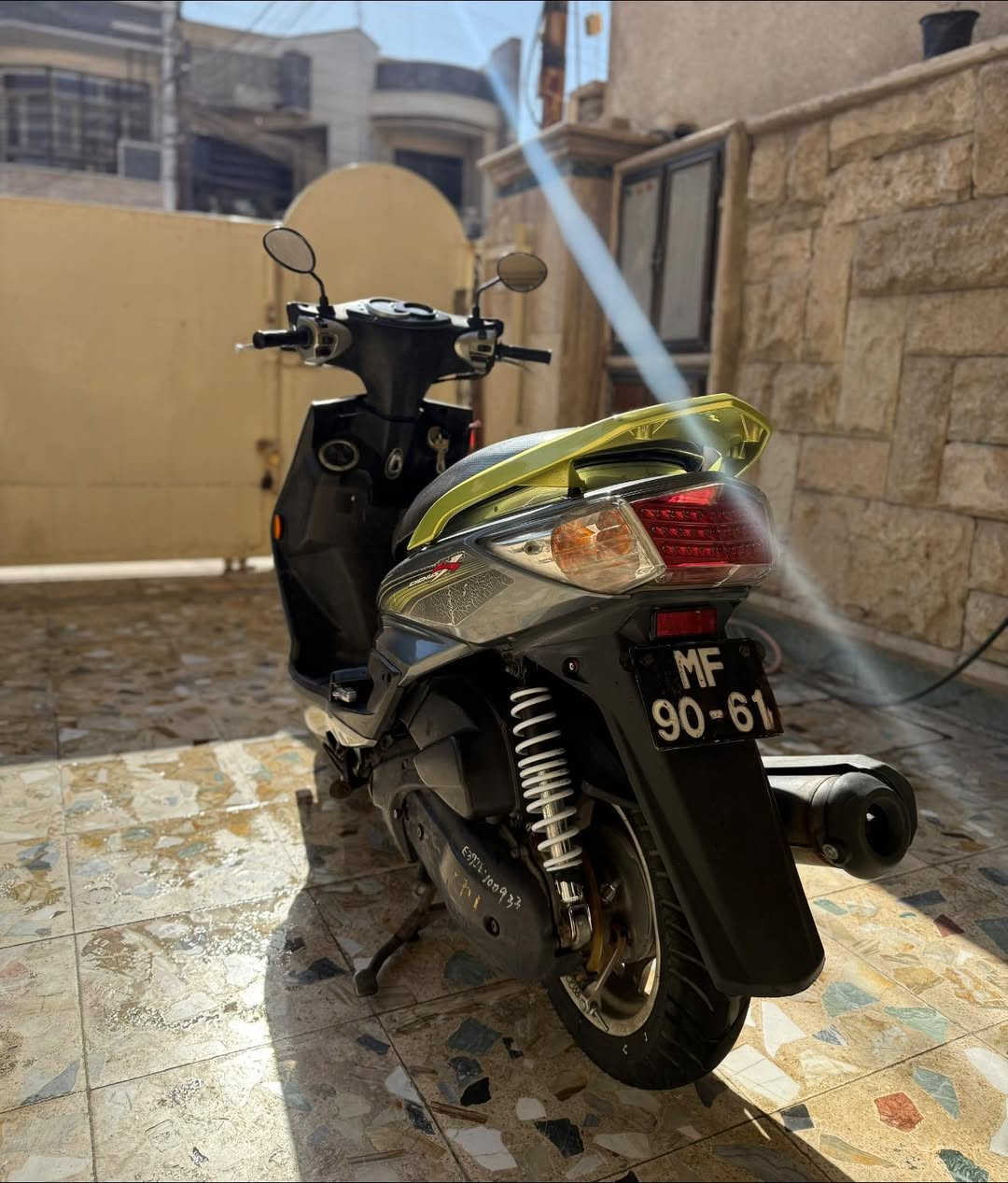 سلام عليكم
سكنس فحل طلاعات خمسينية دشبول احمر شرايط خضر 
ويالة بيض الدراجة بلادية من البرغي ومكفولة كفالة عامة مكينة وكفر وكلچات للأخير الدراجة مال جناي العنوان بغداد البنوك الشراي يتصل ***********
والمو شراي وميعرف بيهن لا يخابرني 👍🏻
