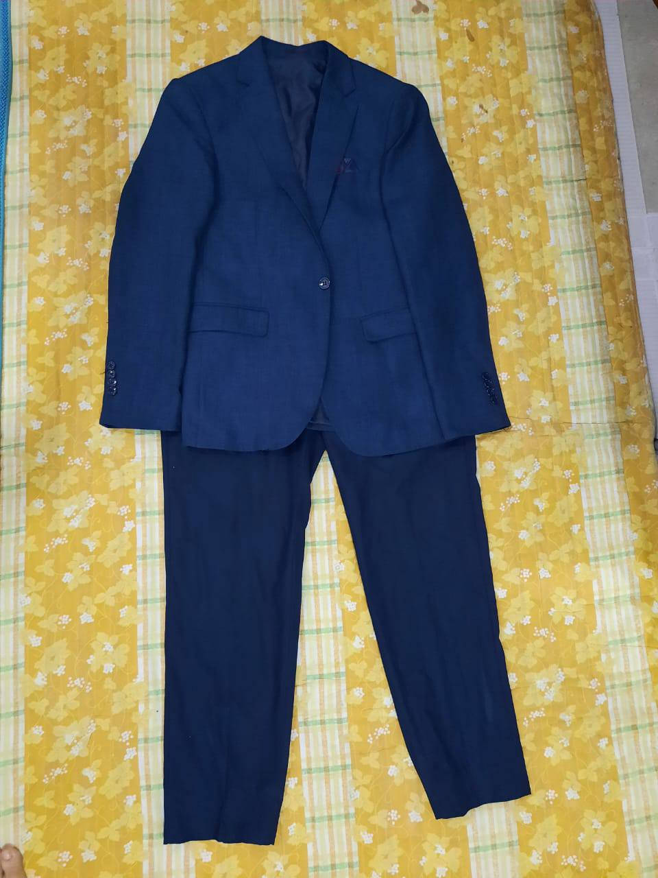 قوط شبابيةمستعملة نظيفة
السعر ٢٥ وبي مجال 
العنوان حي الزيتون 
رقم الهاتف ***********
