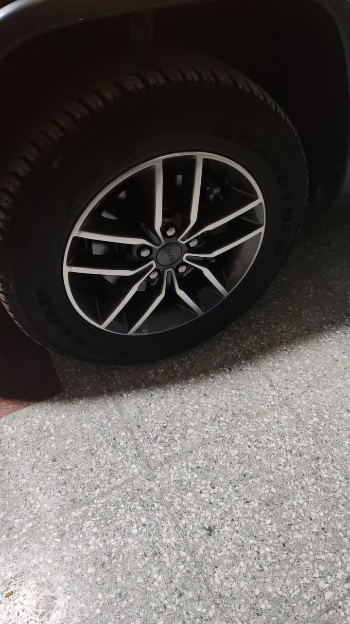 مكلف بل نشر
سلام عليكم جيب لاريدو موديل ١٦ فول السيارة فور ويل العنوان بغداد السعر 155 قفل ات ‪0776 719 9671‬
