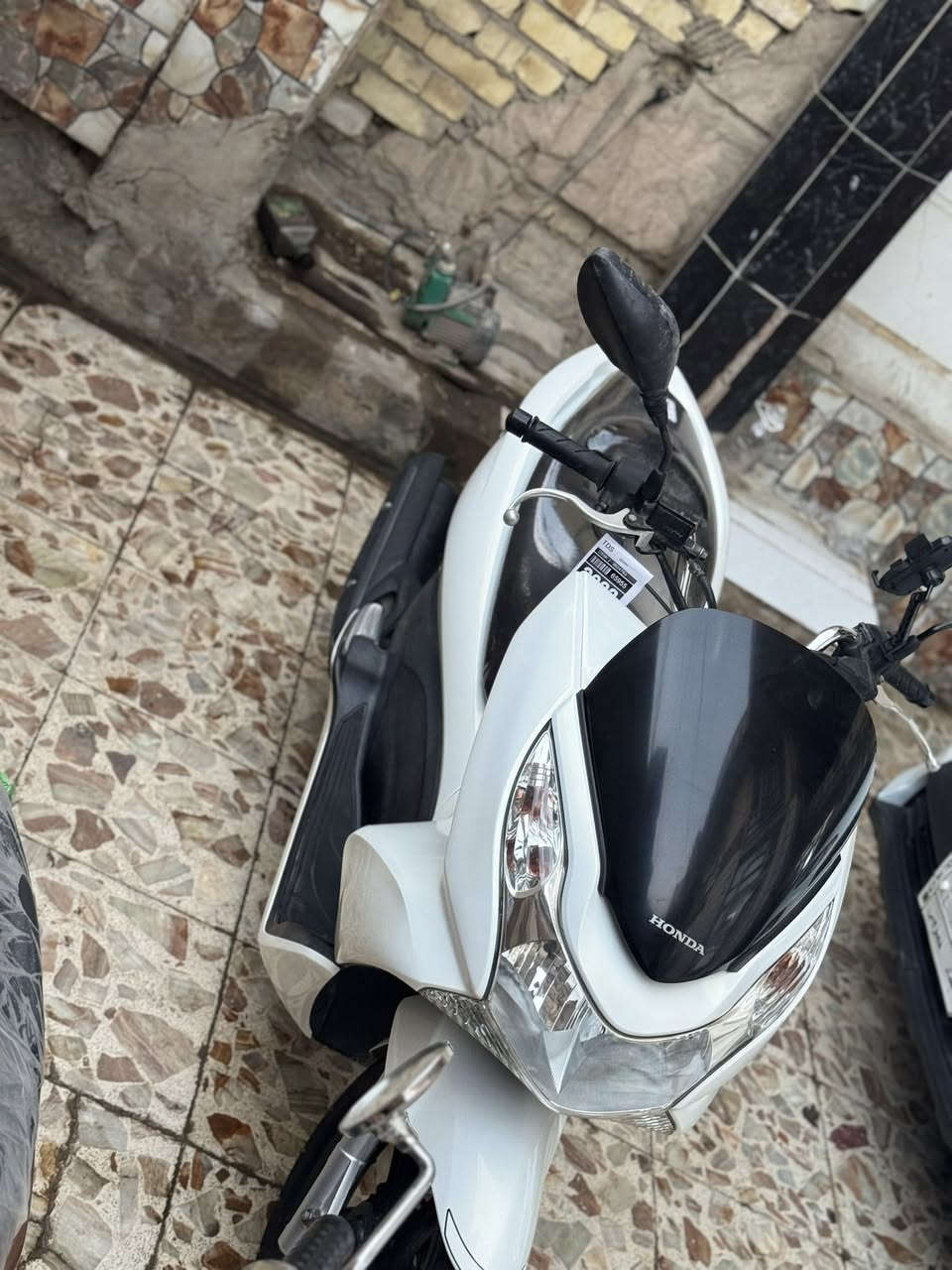 سلام عليكم دراجه بي سي اكس جيل الأول ياباني مال رمبه صارلها ٢٠يوم نازله رمبه مكفوله كفاله عامه سعر ١٥اونص او شراي يتصل ***********
