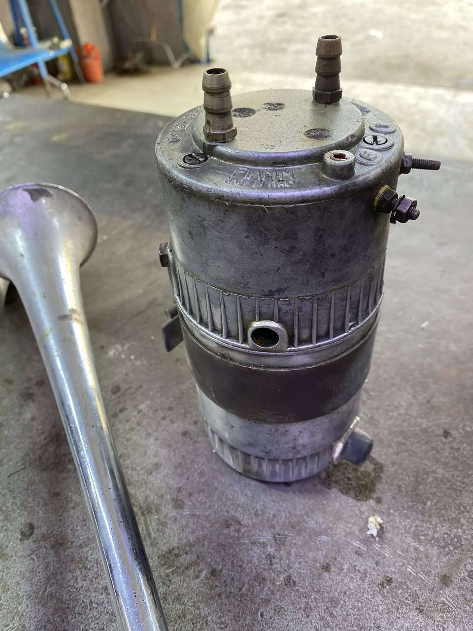 سلام عليكم
براد فيام ايطالي ماطور جبير بلادي ما محور سلف 
***********
