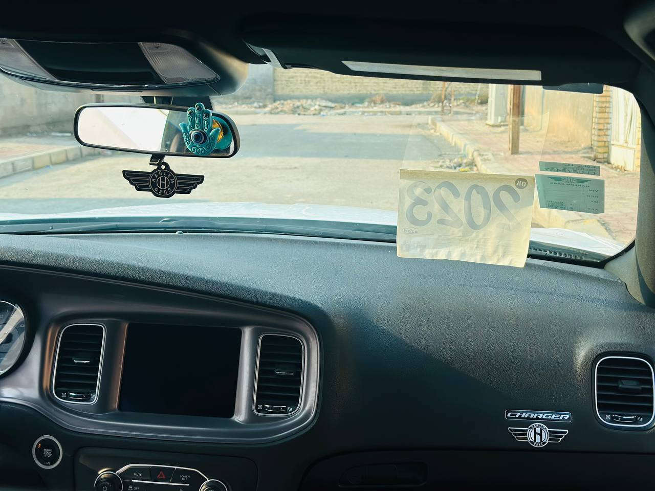 السلام عليكم احبتي
جارجر 23 اصل
رقم بغداد بسمي
ماشيه 50 وقابله لزياده
حساس خلفي
شاشه جبيره كار بلي
زنون بلاد
تخم تاير جديد
حداده جديده
سياره جديده على وضع شركه
وباقي تفاصيل تواصل على رقم
***********
