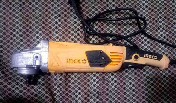 سلام عليكم
كوسرة ماركة انجيكو 125ملم
نضيفة سعر 35

كوسرة ماركة فدك توب 
نضيفة سعر 40

دريل يمنة يسرة ماركة بوش 
سعر 20

مكان بغداد البلديات يوجد توصيل
رقم واتساب ***********
