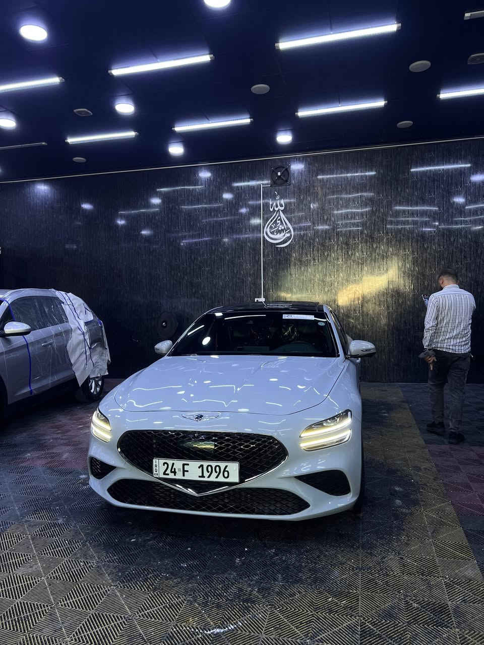 ⚔️جنسز g70 للبيع ⚔️
💜2022 موديل 
⚓️ لون سموكي 
⬅️فول مواصفات فئة بريستيج
💰💰 للسعر علق بتم ويوصلك السعر برسالة على الخاص 📩
 
🔺️فجوج حمره اصليه 
🔺️محرك 6 توين 
🔺️داتا شوه
🔺️بانوراما 
🔺️كشنات تدفئة وتبريد  
🔺️بيها نص جاملغ صبغ وحافه البوند داخل بسيط 
🔺️ايربكات مرجعة والسونار باول تعليق موجود.
⬅️مكان موصل 
 ☎️ ***********
 ☎️ ***********
