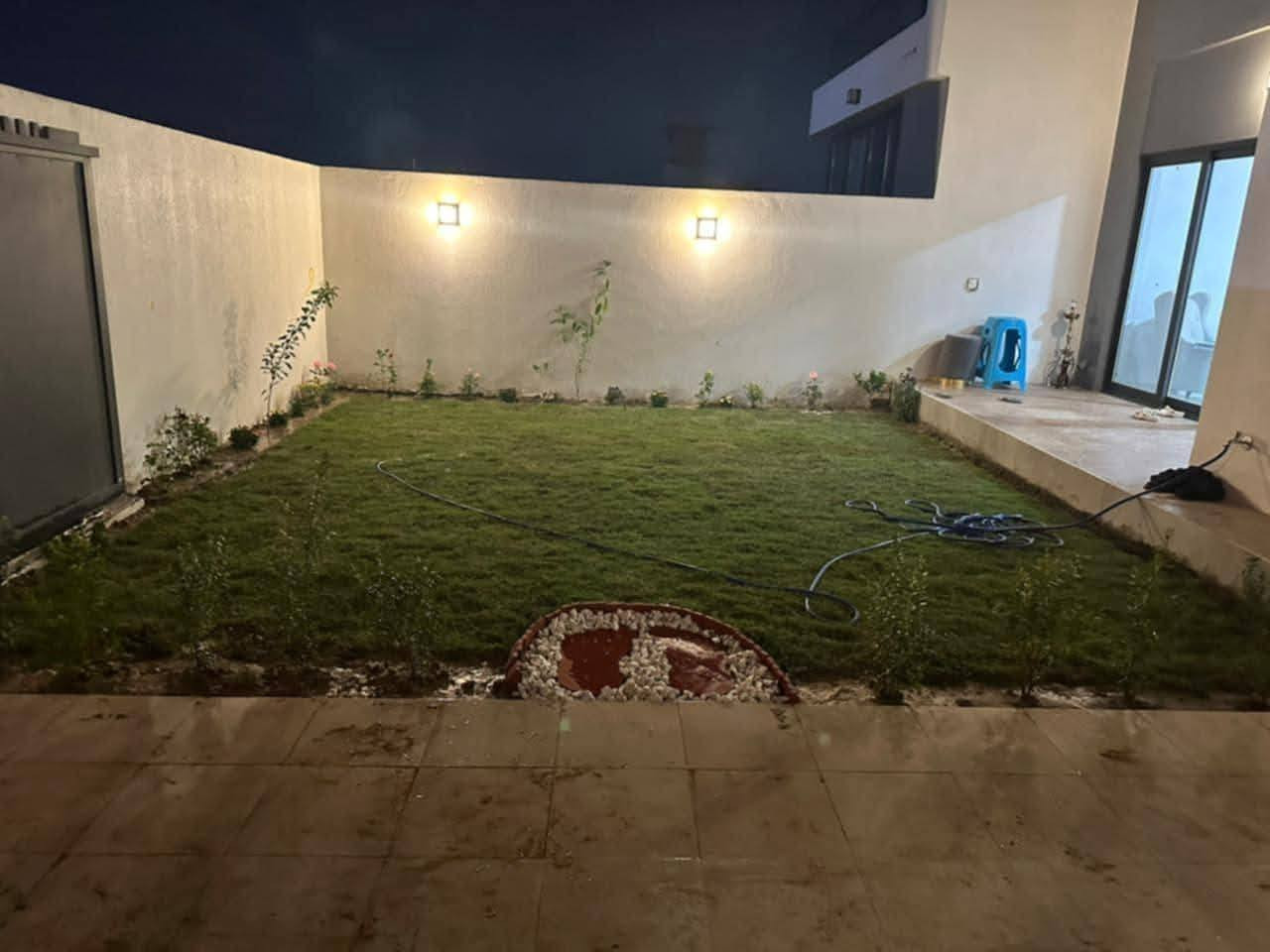 سلام عليكم  
اهلنا في مجمع بدور  السكني  توجد جميع انواع الزرع والضليات والديكورات حدايق داخليه خارجيه 
وانسب الأسعار   رقم ***********وتساب  
#ضياء الفلاح
