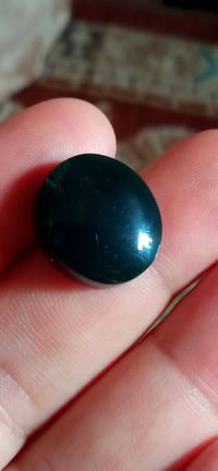 عقيق يماني • أخضر خام • فص ملكي