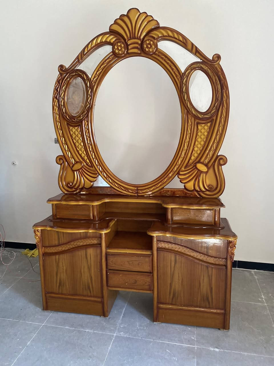 السلام عليكم
غرفه نوم 😴 نجاره 
عنواني بصره التنومه 
سعر 1250وبيه مجال
رقم الهاتف ***********
