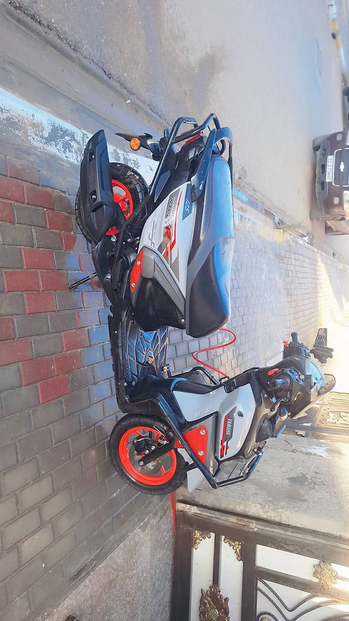 السلام عليكم اخوان هاي مره ثانيه انشرها بسبب الوعود اخوان الدراجه موضحه الضربه مالته واليوم نغسلت صاله شهر واكفه موديل ٢٤ وماشيه ١٢ الف لان ما مطفي العداد الدراجه بس كفر وصفاحيه بيها فقط والباقي الضربات بالدرع وسعرها مليون و ٨٠٠ قفل مابيها مجال ابد وهذا رقمي وانا خادم 
***********
