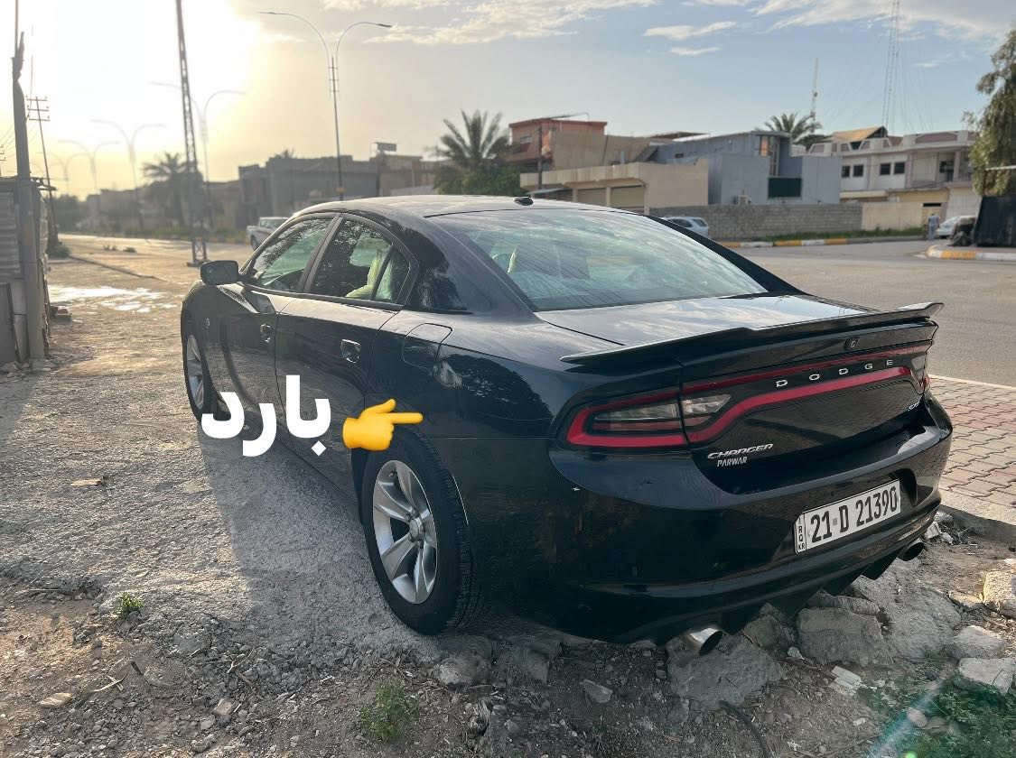 جارجر 2015 sxt كندي اسود
من امريكا كلين تايتل وهنا بالعراق بيها جاملغ خلفي ايمن صبغ 
وبيها شوية من الجاملغ الخلفي الايسر بارد  
بيها شوية شخوص
سيارة جديدة وكاملة ولا كلوب بيها مشتغل وسيارة ما مشتغلة على خط على ايدنا من جتي من امريكا 
ومواصفات ال sxt معروفة
رقم سليمانية كاملة ما بيها اي نقص
 ***********
مكان السيارة ديالى
