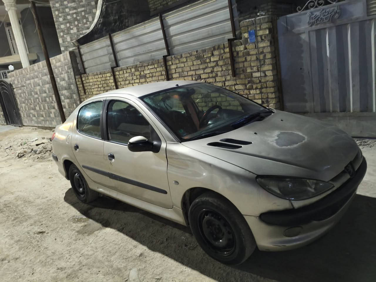 السلام عليكم بيجو فرنسي ٢٠٦مكينه كير جدد 
سياره على البلاد مامصبوغه 
مزاد السياره اطيك كتاب ونتا ترؤح ترقم 
مكاني حله سعر ٢٤بيها مجال بسيط جدا 
***********
