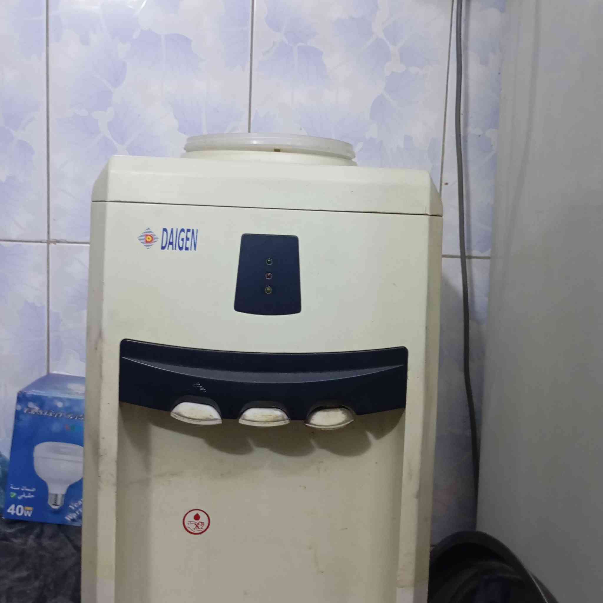 براد ماء للبيع شغال بس متروك ب75 وبي مجال المكان حله
تواصل وتساب او علرقم ***********
