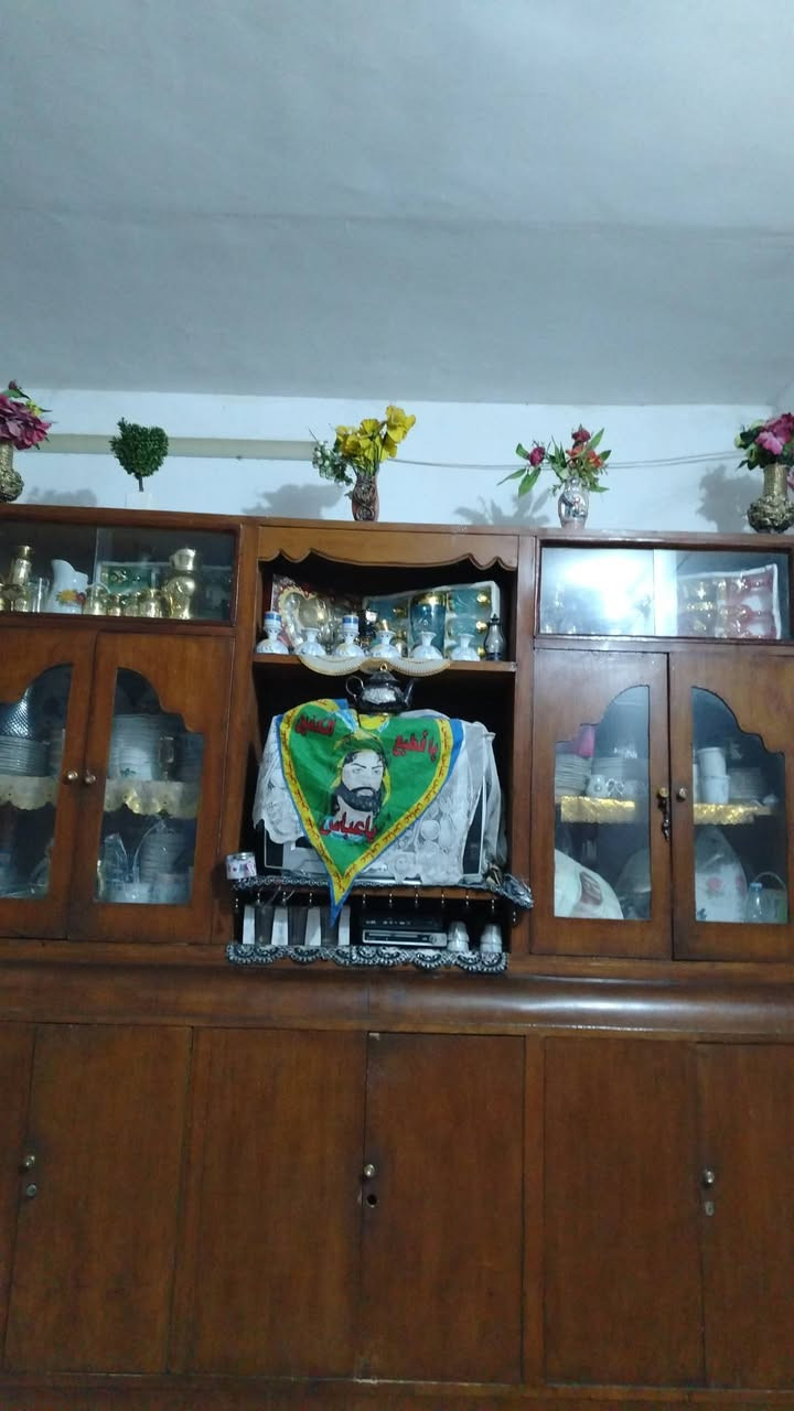 السلام عليكم معرض للبيع السعر 200 ***********
