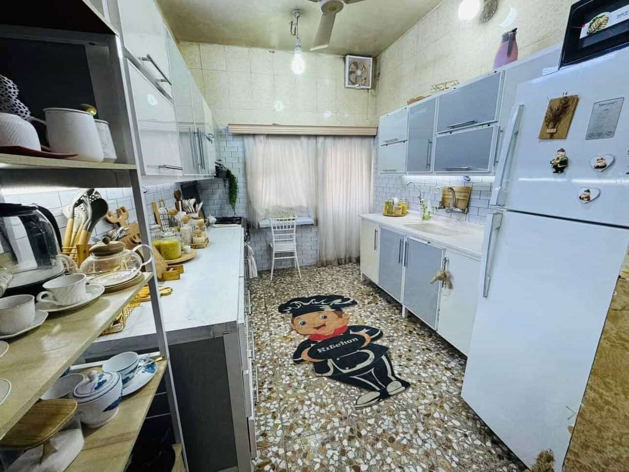 يالله السلام عليكم. بيت مساحة 110 ركن طابقين للبيع العنوان كربلاء حي الرمضان قرب جامع الامام الحسين.  سند 25  للاتصال ***********
