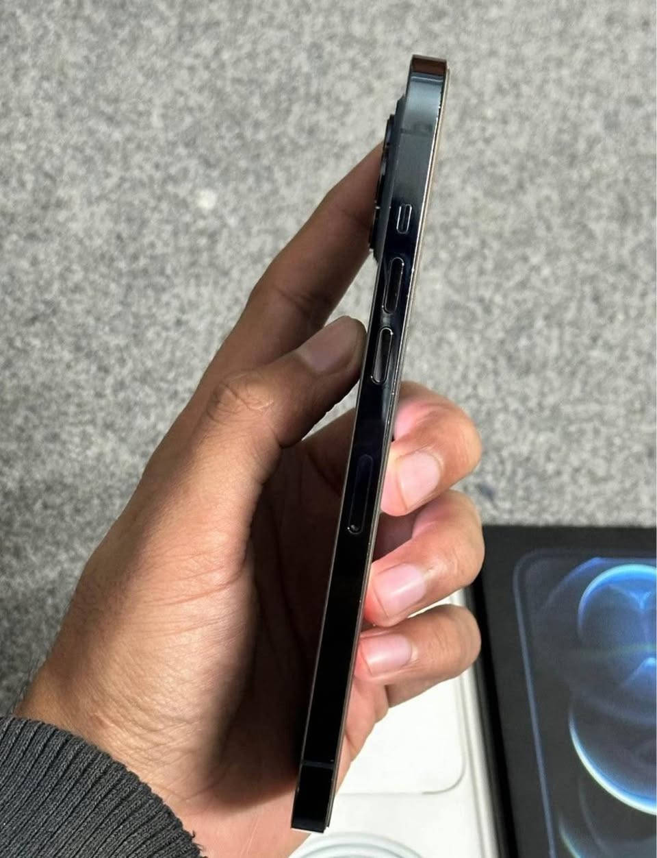ايفون 12 برو ماكس
مبدل شاشه و بطاريه  اصليات
***********
