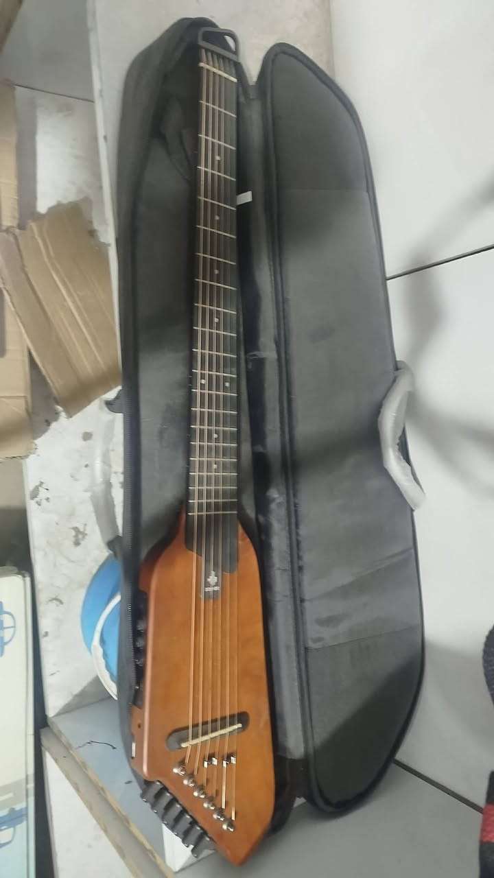 السلام عليكم ئالات موسيقى كيتاريت عالميه كهربائيه وهذا مدري شسمه لاتصال ***********
