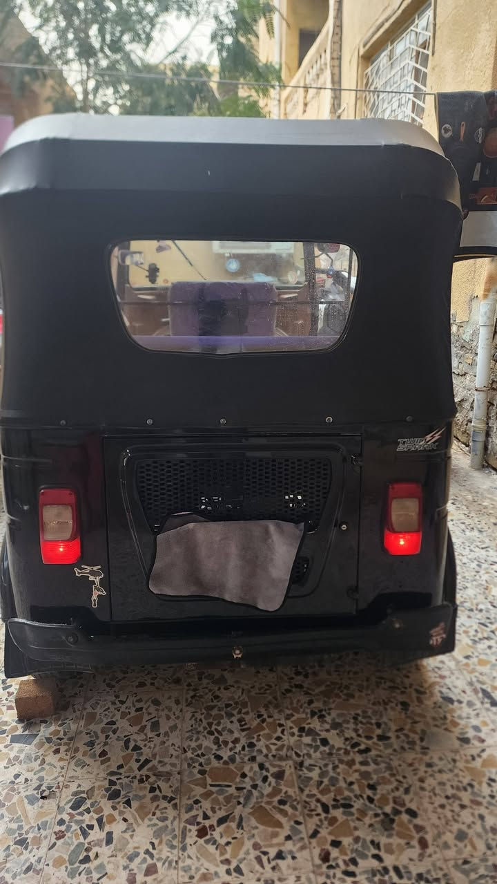 تكتك للبيع موديل 22
كفاله عامه رقم انكليزي الرد خاص
***********
