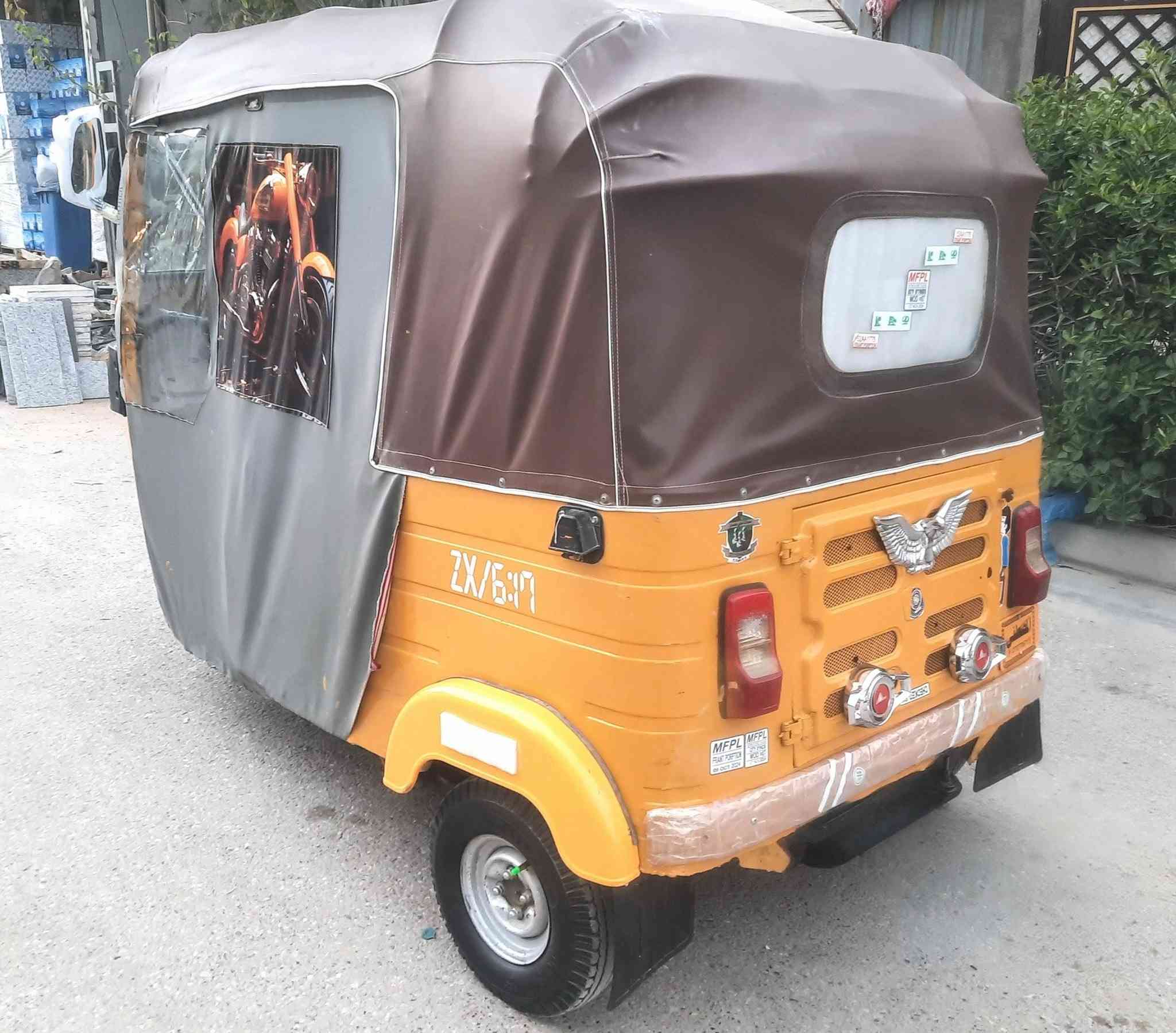 تكتك بجاج موديل 18 شهر 7
أوراق كامله شركه المصطفى
مكينه 20 مجفت شركه
مصبوغه جماليه عام
العنوان بغداد مدينة الصدر
السعر 3700 وبيه مجال لشراي
***********
