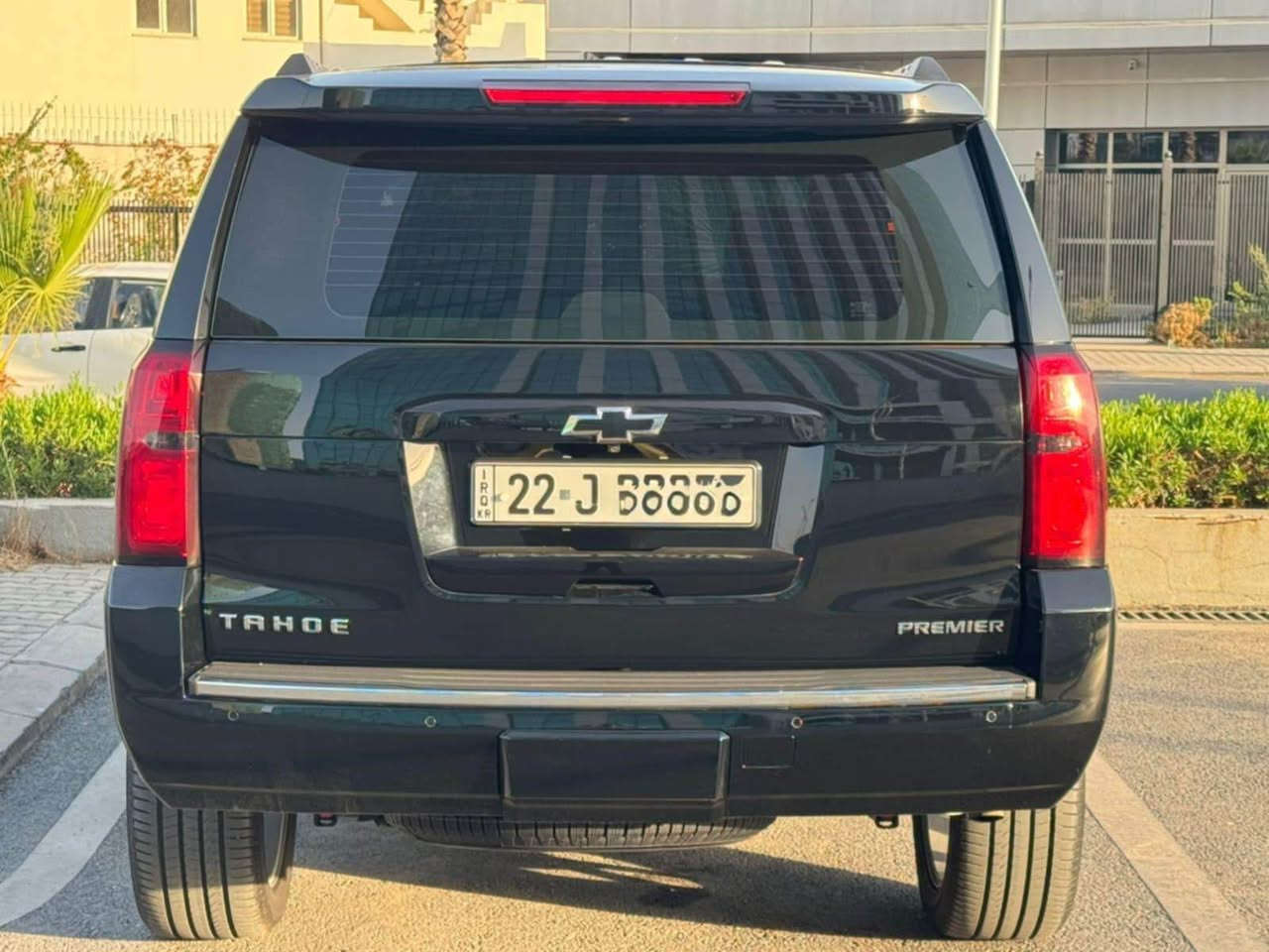 تاهو موديل 2020 ( بــريــميــر  ) خليحي اعلى مواصفات  فورويل سلايد ماشيه 82 الف كم حقيقي
حالة السيارة ممتازه صيانه 100% 
‎المواصفات:
‎فول مواصفات 1/1
‎8V 5.3 محرك
‎سلايد (فتحة قمارة)
‎كراسي جلد 
‎كراسي كهرباء
‎كراسي خزن(ميموري)
‎كراسي تدفئة+تبريد
‎كراسي خلفيه كهرباء
‎كراسي خلفيه تدفئة
‎تبريد خلفي شاشه
‎شحن الهاتف لاسلكياً
‎ثلاجة
‎رادار
رادار جانبي
نظام الحفاض على مسار السيارة
قيادة ذاتيه
‎كروس سرعه
‎خمس بصمات
‎فول تحكم استيرن(جهتين امامي+جهتين خلفيل
‎استيرن كهرباء
‎استيرن تدفئة
‎شاشه عرض الأعطال 
‎صندوق كهرباء(شفط)
‎فتح صندوك تلقائياً عن طريق القدم
‎دبل گير(عادي+اوتوماتيك)
‎دبل حساس(امامي+خلفي)
‎نظام تحكم بمستوى الضوء الداخلي
‎مانع تزحلق
‎پدل كهرباء (تحكم كهربائي بالبريك و البنزين)
‎نظام فتح الابواب لاسلكياً
‎فورد ويل
‎شاشه اماميه كبيرة اصلية
‎كامره خلفيه 
‎تشغيل عن بعد
‎قاصة سرية
‎اشارة بالمري
‎مري كهرباء(شفط)
لايت LED
LED امامي
سيتم صوت ماركة BOSS
رقم ومكان السيارة اربيل  
السيارة معمولها بولش مع نانو سيراميك  مع تغليف البنيد والدعامية الامامية ب PPF
ملاحظات السيارة تعديل PDR ١٠ سم بالجامرلغ الامامي اليمين
١٥ سم كارت صبغ بوسط باب السائق
لمعرفة باقي التفاصيل والسعر الاتصال ع الرقم *********** السليمانية, العراق
