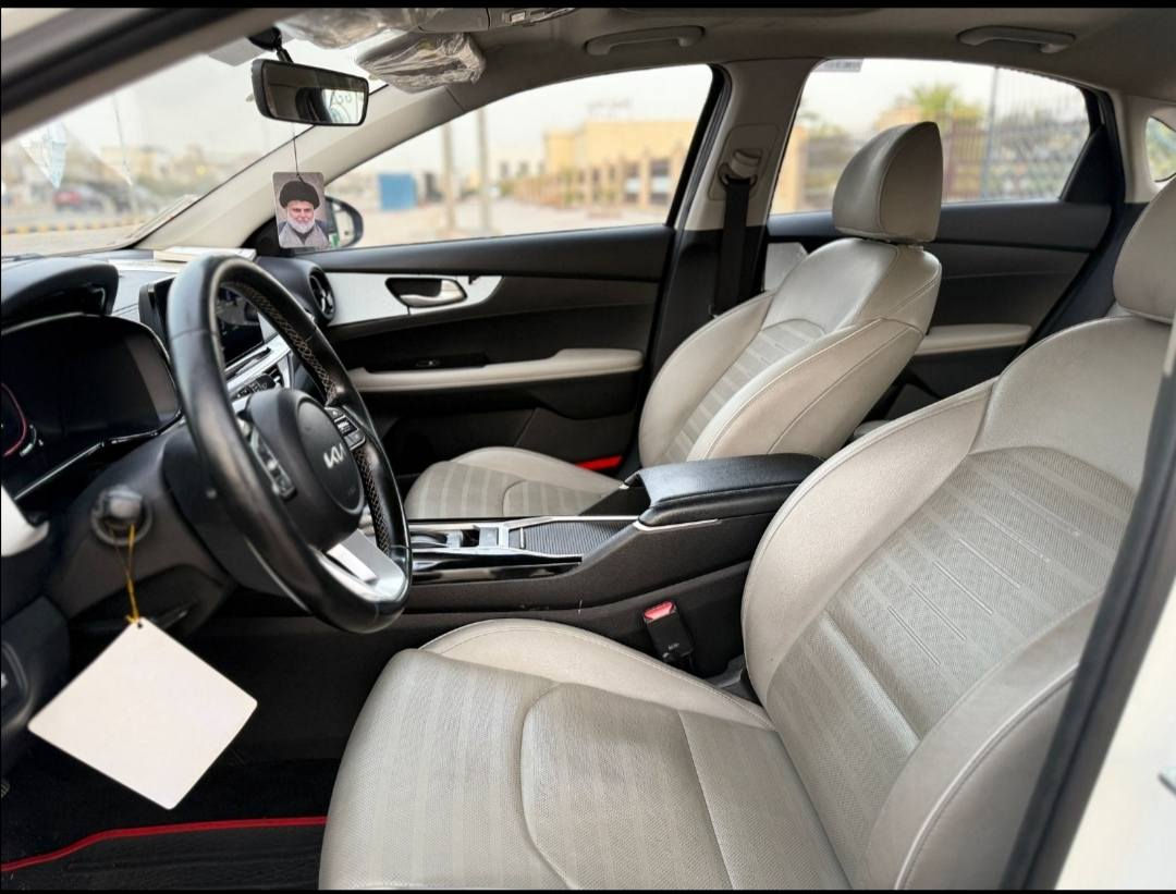 السلام عليكم للبيع للبيع K3 موديل ٢٠٢٤ فول مواصفات ١/١
بيها بارد شبر بلجاملغ الامامي سياره حديده بمعنا الكلمه 
ماعايزه شي مال جناي رقم اربيل وكاله وتحويل مضمونات 
مكاني نجف كوفه شارع المطار يم جوهره العرب  
سعر ١٣٤ وبيها مجال 

***********
