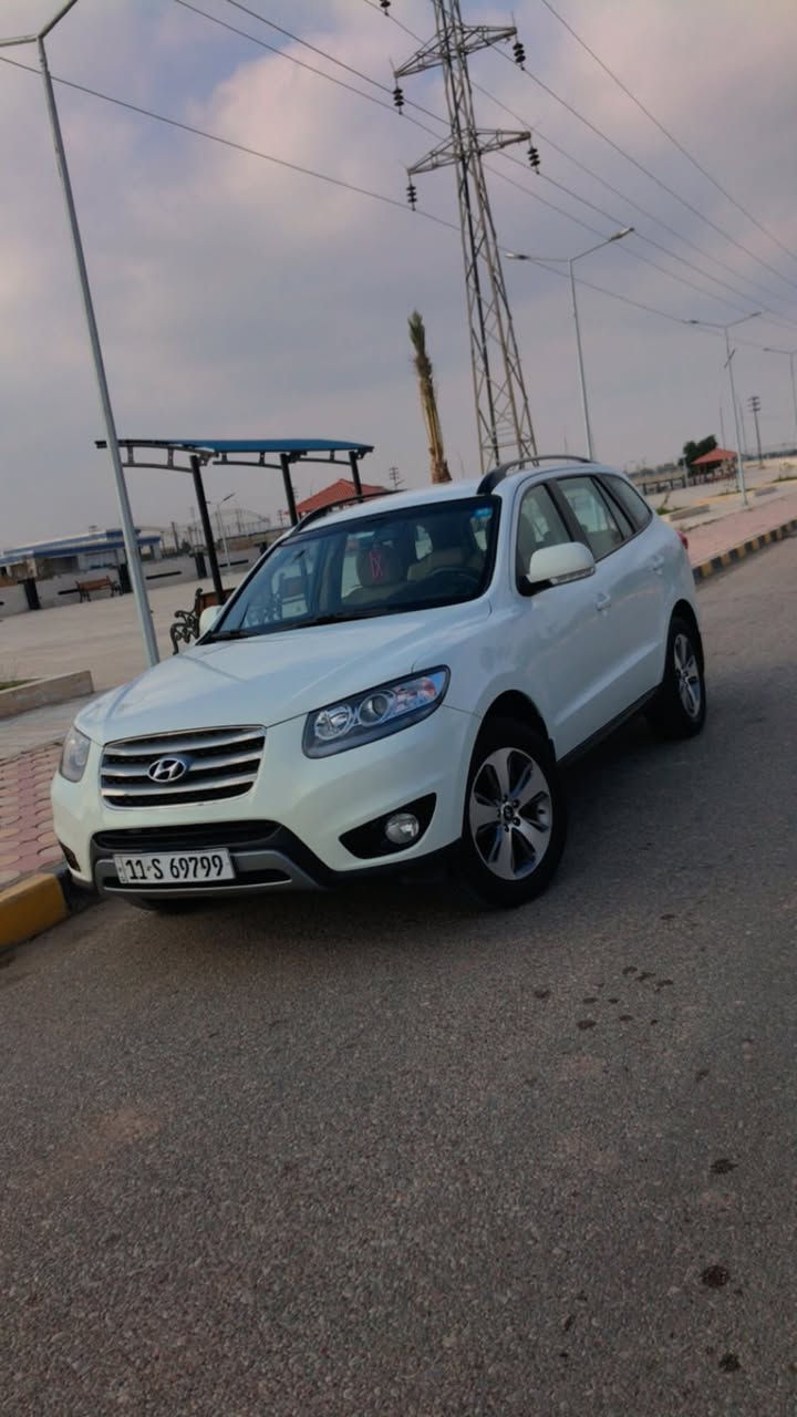 السلام عليكم للبيع فقط
سنتافي موديل2012خليجي
رقم السياره بغداد باسمي
كفاله عامه نضافه١٠٠٪؜
كير مكينه كفاله
سياره ماشيه فقط١٠٦حقيقي 
…………..
مواصفات السياره
مري شفط
ويل كروم
كشن كهرباء 
تحكم ستيرن
٧راكب
مكينه٣٥٠٠
دفع رباعي4x4
……………
السياره بدون نقص برغي كلش جديده
مكان السياره ميسان قضاء المجرالكبير
السعر(١٨٥)وبيهه مجال
……………………
للأستفسار***********
