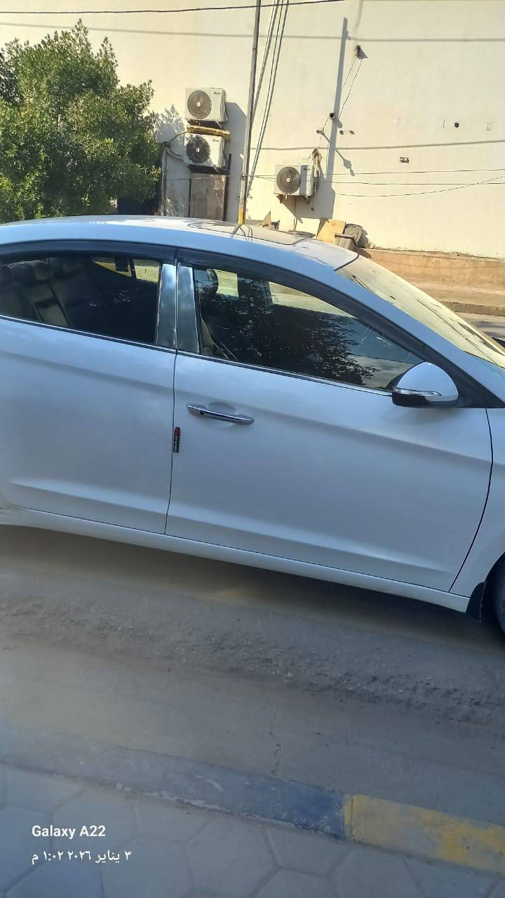 اللهم صلِّ على محمد وآل محمد 
بيع مستعجل... وين الي يحبون النظيف والفول مواصفات
للبيع: هيونداي إلنترا 2017 (1/1)
​المواصفات: خليجي (وارد إيران) - فول مواصفات.
​اللون: أبيض.
​الراحة: كراسي (شنط) تدفئة وتبريد.
​الإضافات: فتحة سقف + رادار + مري شفت.
​الرقم: المثنى (مشروع وطني - مداور أي محافظة).
​السعر: 150 ورقة (وبيهه مجال للطيبين).
​📞 للاتصال: ***********
