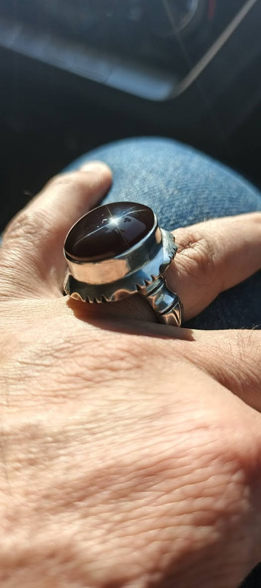 خام كرز الكرز عقيق يماني تحفه
طول الحجر ٢سم 
قياس الخاتم ٢٠ 
صياغه يدوية ثقيله جداً فضه عيار ٩٢٥ صياغة نبيل النجف . 
تتوفر شركة توصيل لكافة المحافظات.


**إذا كنت صاحب هذا الإعلان وتريد حذفه لأي سبب، رجاءا أرسل رسالة إلى الدعم الفني**