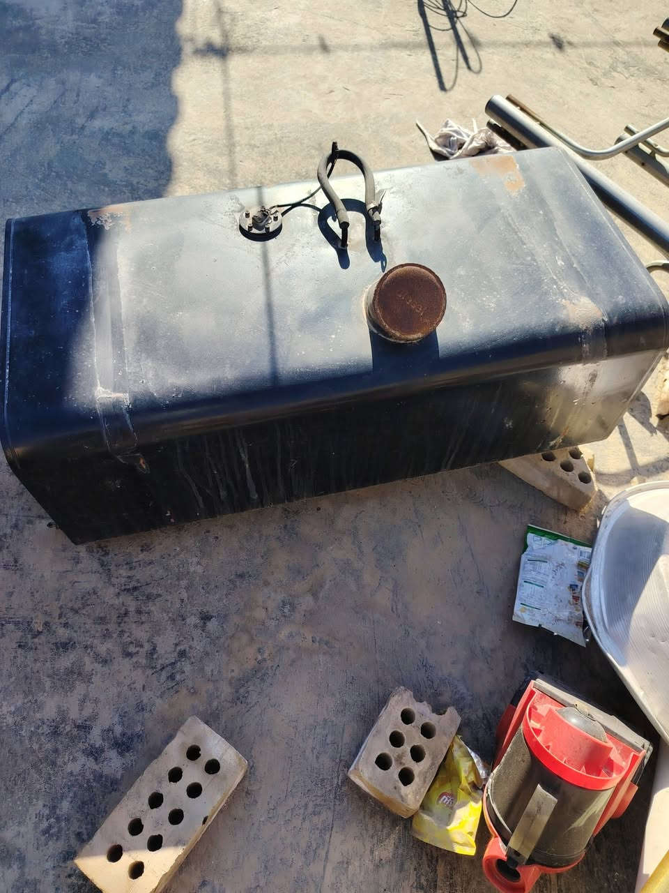 سلام عليكم البيع تانكي كاز 200لتر
سعر 300 وبي مجال ***********
