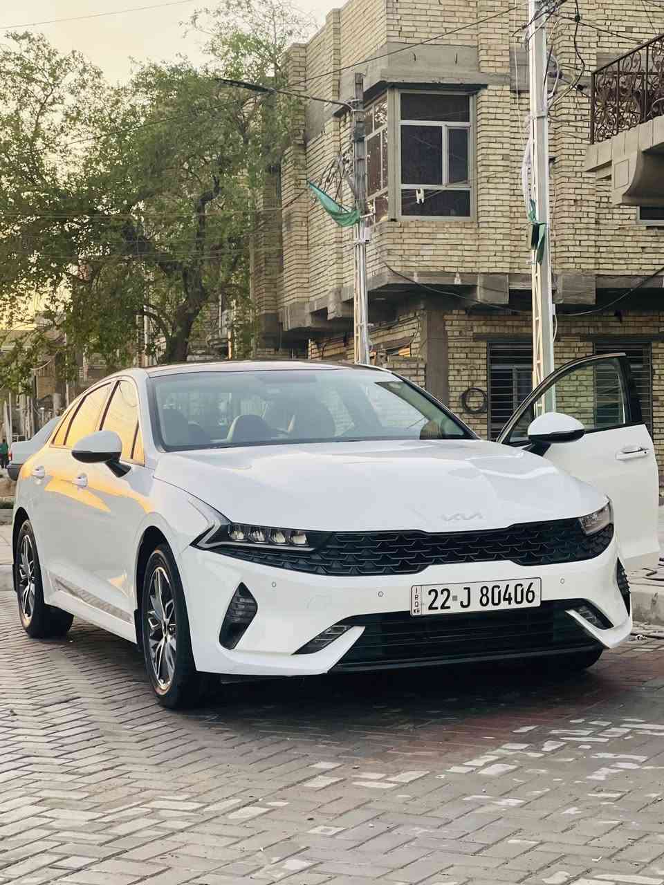 ⚪️K5 /2023 
خليجي مكفولة 
ماشية 33
فول مواصفات 
رقم أربيل 
سنوية جديدة 
محرك 2000 دوش المرغوب ✔️
مكان بغداد 📍
💵السعر 212 بيها مجال 
 📞***********
